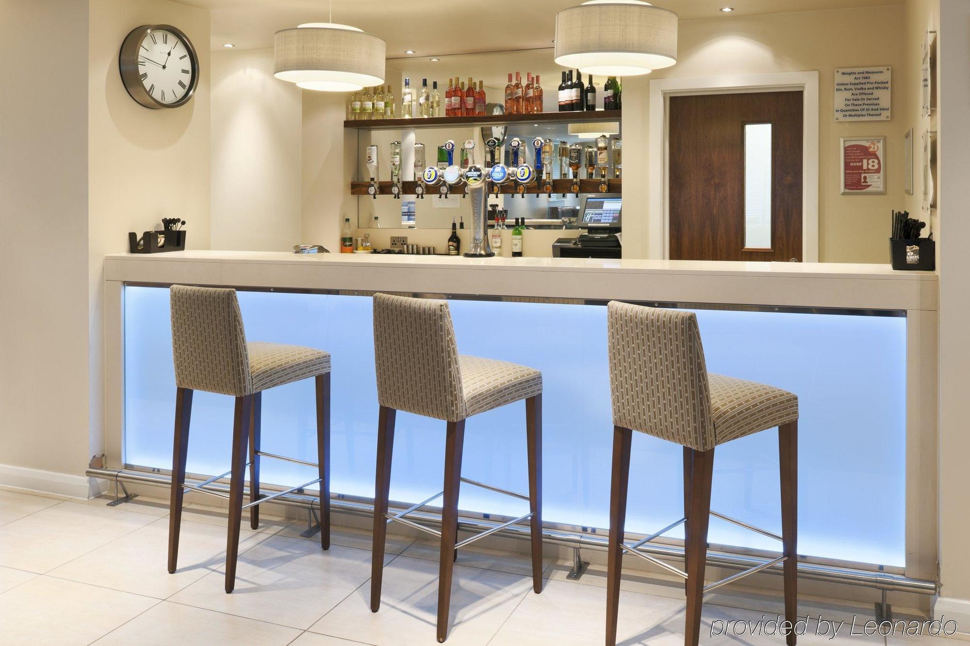 Holiday Inn Express Manchester City Centre By Ihg Restaurant photo